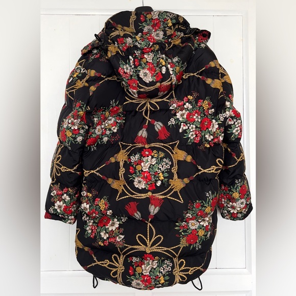 GUCCI Padded Cape Coat With Flowers And Tassels Size 4 US - Picture 5 of 11